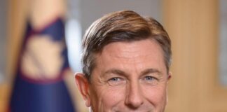 Borut Pahor preživel grozljiv padec s kolesom: Čelada mu je rešila življenje #foto