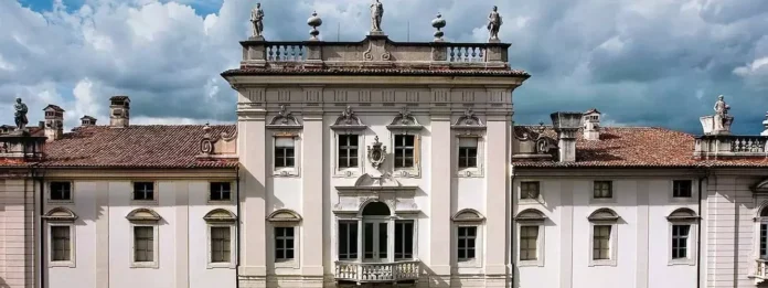 neustrezni-prevodi-na-razstavi-warhola-v-gorici-dvignili-prah-67f1619e7c75b-1743872414