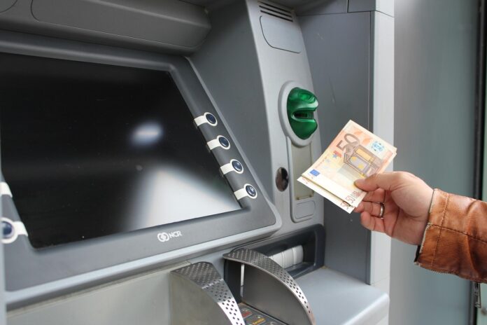postena-najditeljica-nasla-gotovino-na-bankomatu-in-obvestila-policijo-67ebab2285c0c-1743498018