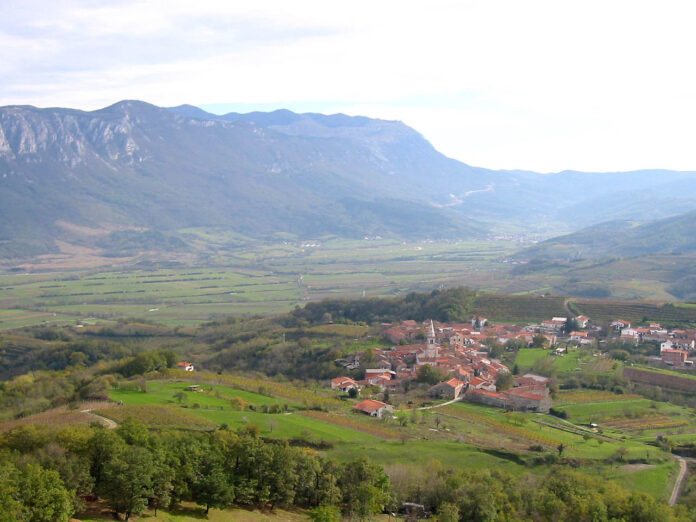 vipavska-dolina-privablja-turiste-gradnja-novih-hotelov-v-teku-6801ea6d375ad-1744956013