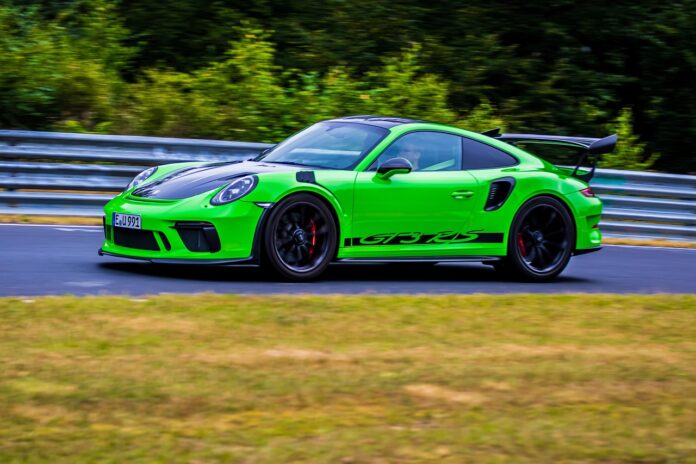 porsche-divjal-skozi-zbilje-voznik-brez-dovoljenja-po-131-km-h-6899e9653ad60-1754917221