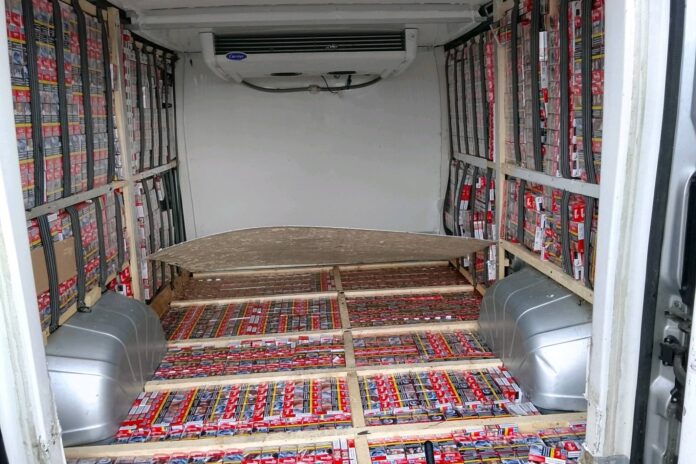 drugi-velik-zaseg-cigaret-na-meji-v-tednu-dni-723-800-skritih-v-vozilu-68fa6d3896560-1761242424