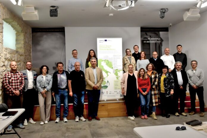 naravne-resitve-za-podnebne-izzive-ajdovscina-v-ospredju-68ff88f766aab-1761577207