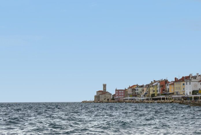 piran-docakal-uradna-kopalisca-nova-doba-za-turizem-na-obali-68fcadccc4be8-1761390028