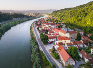 Izredni sestanek v Krškem: Romska skupnost zahteva odgovore