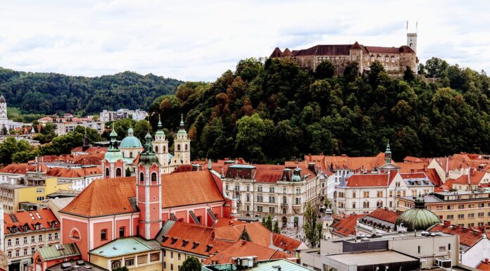 Absurdni pogoji za najem stanovanja v Ljubljani razburili javnost