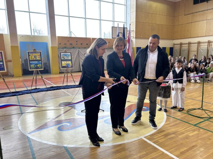 na-os-podzemelj-uradno-predali-namenu-novo-sanirano-streho-foto-691a1f54bc280-1763319636