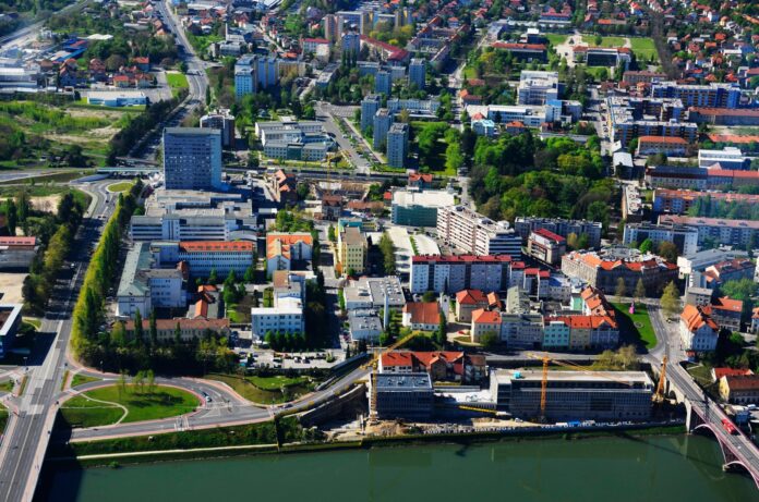 ukc-maribor-zakljucuje-leto-z-14-milijoni-evrov-primanjkljaja-69428d4e9175d-1765969230