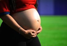 Medicinski preboj še pred rojstvom: zdravniki skozi materin trebuh zmanjšali nevarno tvorbo v pljučih ploda