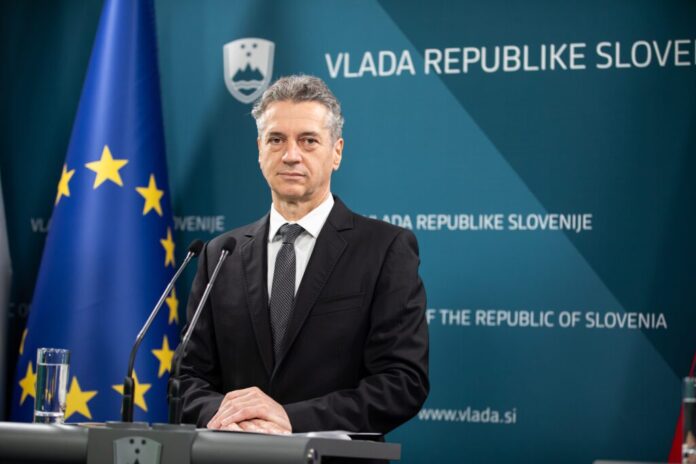 vlada-obiskala-primorsko-notranjsko-regijo-kljucna-vprasanja-in-resitve-69611812b2ea5-1767970834