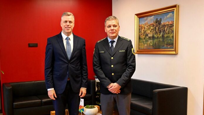 zupan-mestne-obcine-novo-mesto-pozdravil-novega-vodjo-policijske-uprave-69731c9eda553-1769151646