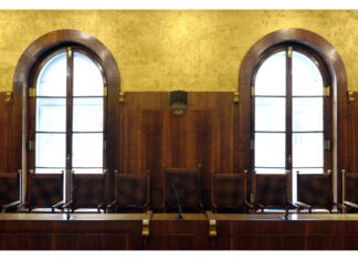 SDS in NSi izpodbijata zakon o dolgotrajni oskrbi na ustavnem sodišču