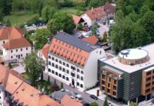 Varnostna kamera ujame tatova v cerkvi Dolenjskih Toplic, župnik napaden ob njihovem odhodu #video