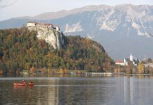 Bled končuje prakso ljubezenskih ključavnic zaradi škode na infrastrukturi