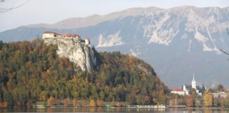 Bled končuje prakso ljubezenskih ključavnic zaradi škode na infrastrukturi