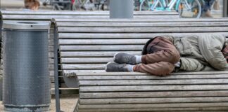 Vedno več mladih brezdomcev v Sloveniji