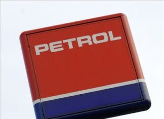 Kritično pomanjkanje goriva v Poljanski dolini skrbi kmete