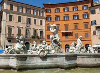 Neodgovorna turistka v Firencah povzročila škodo za 5000 evrov