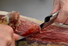 Odpoklic prekajenih mesnih izdelkov: Zdravstveno opozorilo pred prazniki