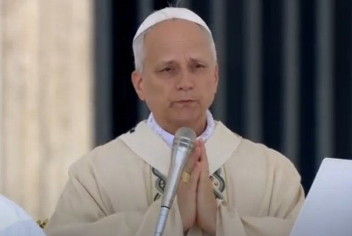 papez-leon-xiv-poziva-k-miru-na-zgodovinskem-obisku-alzirije-69de4867b873d-1776175207