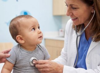 Pediatrična kriza v Novem mestu: Starši brez pomoči za otroke