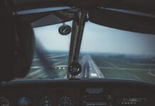 Tragedija na Borneu: Strmoglavljenje helikopterja terja 8 življenj