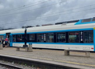 Popolna zapora ljubljanske postaje: Nadomestni prevozi in zamude!