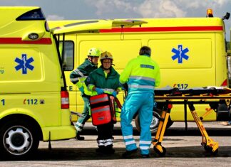 Tragična nesreča: Ena smrtna žrtev in več hudo poškodovanih