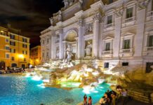 Katy Perry v Rimu šokirala z inovativnim dejanjem v Treviju #video