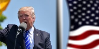 Odstop ministrice za delo zaradi škandala pretresa Trumpovo administracijo #video