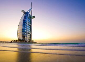 Burj Al Arab v Dubaju zapira vrata za spektakularno prenovo