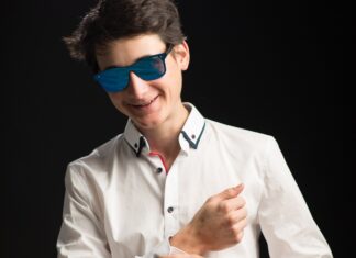 Cene Prevc kolesari po Sloveniji za otroke v stiski #video