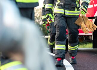 Evakuacija v Šiški: Požar zajel klet večstanovanjskega bloka