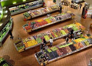 Konzervansi v hrani povečujejo tveganje za srčne bolezni