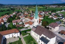 Na Debencu praznovali 43. prvomajsko srečanje z glasbo in plesom
