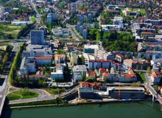 Novo plačljivo parkirišče v Mariboru: Rešitev za zaposlene v UKC?