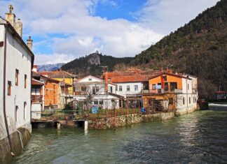 Občina Vipava pridobila sredstva za nov pločnik do Gradišča