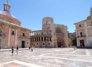 Valencia zaostruje pravila za turistične nastanitve po vzoru Barcelone
