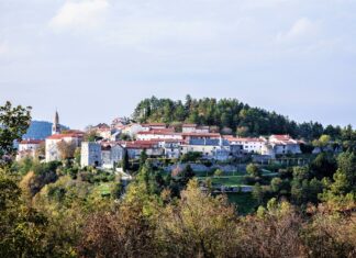 “Virtualni ogled svetišča na Tabru: Tehnologija odpira nove poti”