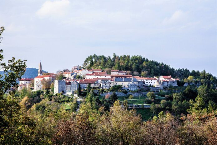 virtualni-ogled-svetisca-na-tabru-tehnologija-odpira-nove-poti-6a12e85a2ebed-1779624026