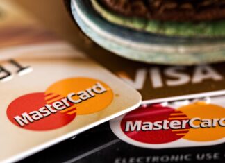 Mastercard napoveduje revolucijo: Spletno nakupovanje brez vnašanja kartičnih podatkov do 2030
