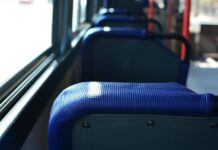 Opita ženska v Luciji povzročila zmedo na avtobusni postaji