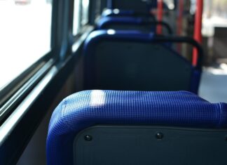 Opita ženska v Luciji povzročila zmedo na avtobusni postaji