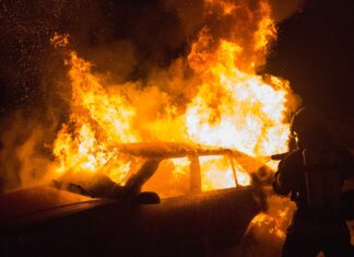 Požar v Stranski vasi: Policija preiskuje govorice o streljanju