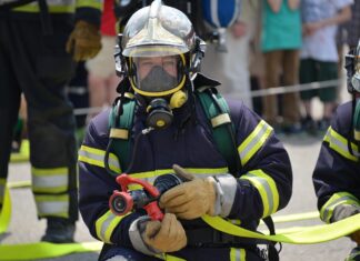Požar v tovarni na Serminu: Varnostni protokoli pod drobnogledom