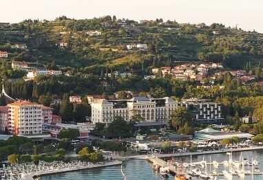 prenovljena-plaza-v-portorozu-navdusuje-z-novo-podobo-6a3102a481734-1781596836
