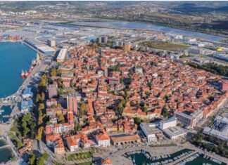 Primorska gospodarska zbornica zahteva ustavitev del na krožišču