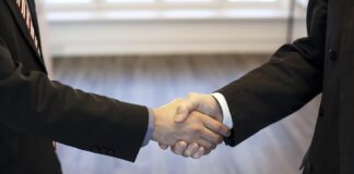 Bi morali uspešni župani po 12 letih oditi? Nov predlog odpira veliko vprašanje o volji občanov