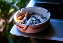Nemčija napoveduje drastično podražitev cigaret do 2030