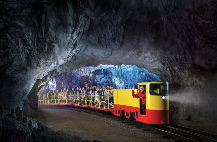 turisti-razocarani-javni-prevoz-v-postojni-povzroca-tezave-6a3bb8b94caf8-1782298809